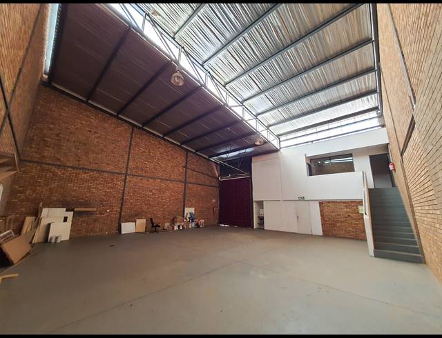 240M² MINI FACTORY RENTED IN DRIEHOEK